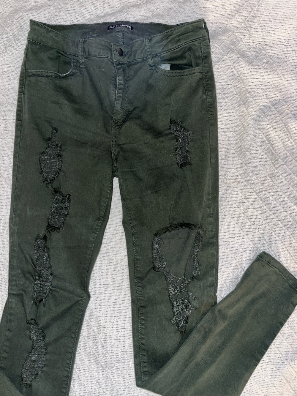 Fashion Nova Army Green Ripped Skinny Jeans (size 11)